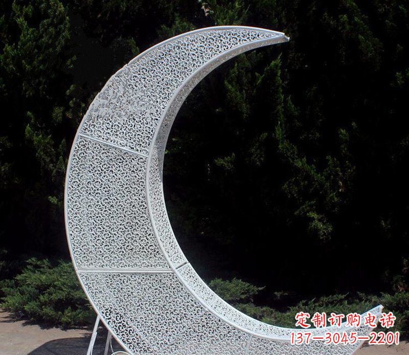 大连不锈钢镂空月亮公园雕塑浪漫而又神奇
