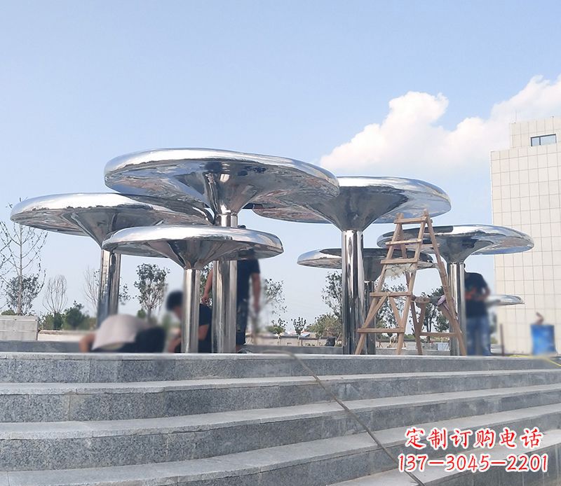 大连艺术精美的不锈钢蘑菇公园雕塑