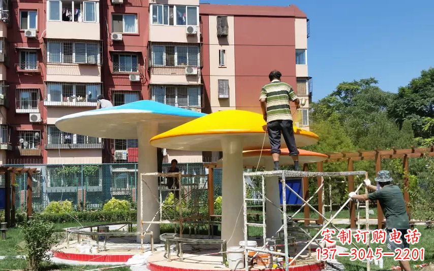 大连不锈钢蘑菇凉亭——精美雕塑点缀绿意