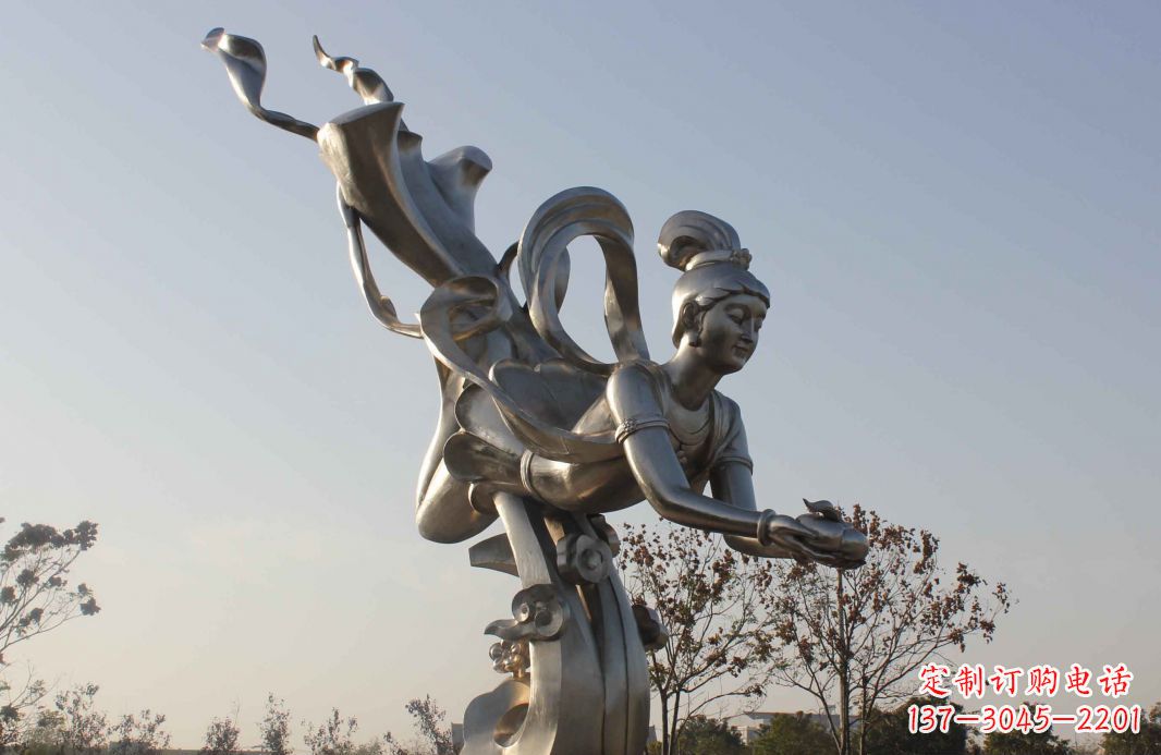 大连蟠桃祈福精美不锈钢雕塑
