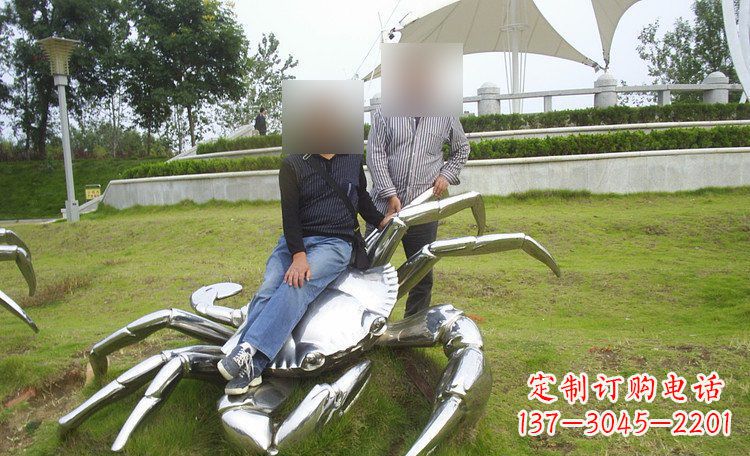 大连不锈钢螃蟹雕塑艺术美化公园环境
