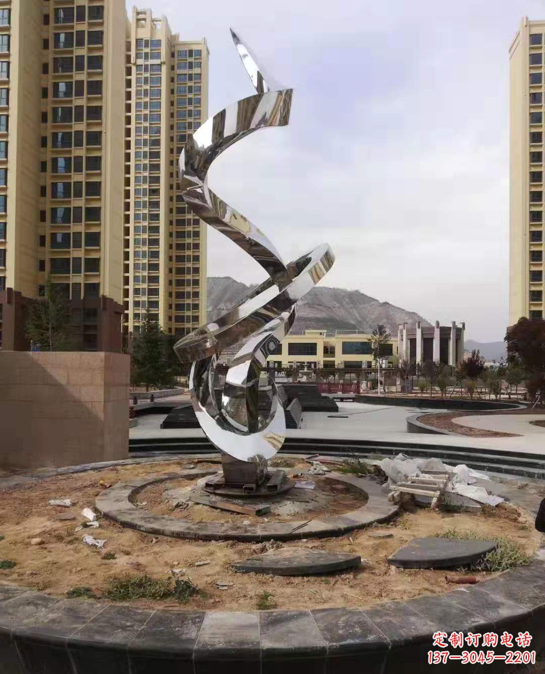 大连飘带雕塑美化城市空间的艺术