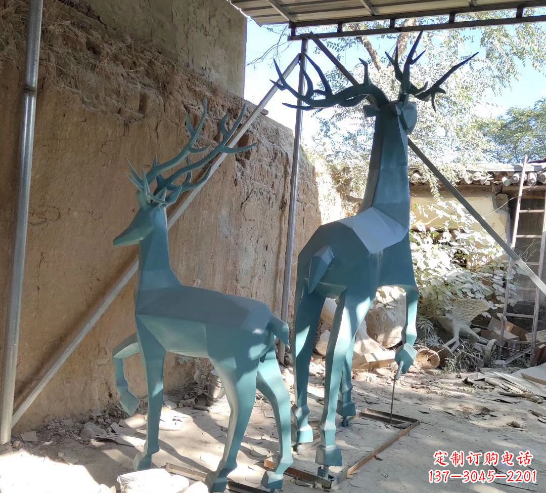 大连不锈钢切面景观鹿雕塑——给景观增添优雅