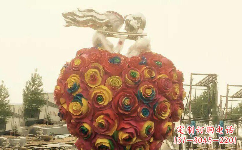 大连浪漫之美——不锈钢情侣结婚雕塑