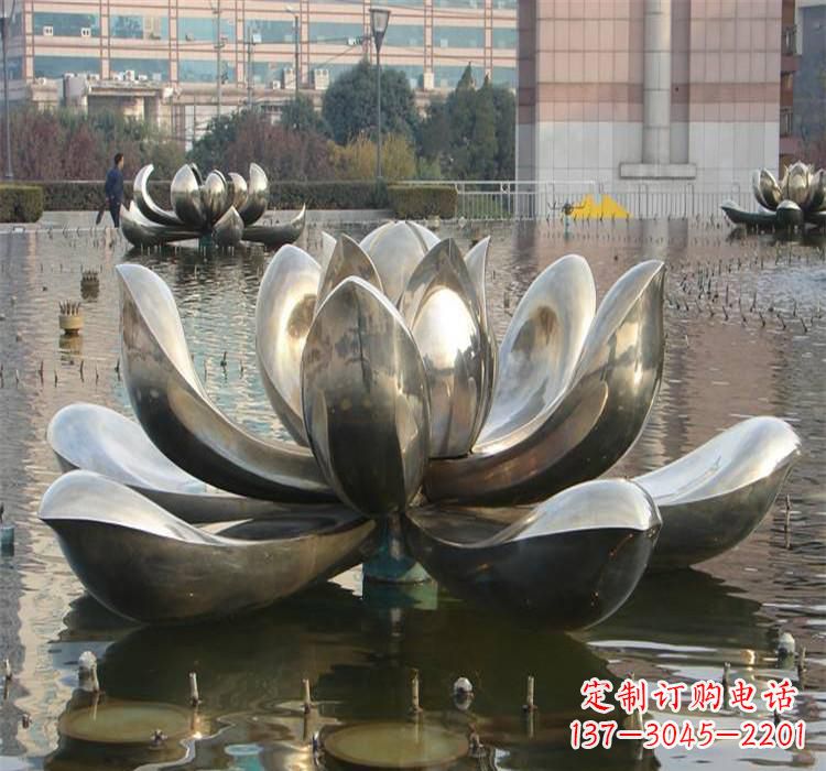 大连不锈钢水景荷花雕塑质朴之美