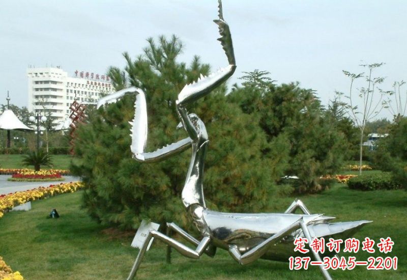 大连不锈钢螳螂雕塑艺术的精美结晶