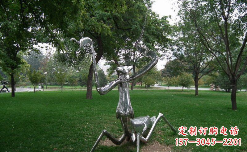 大连不锈钢螳螂古朴雅致的雕塑
