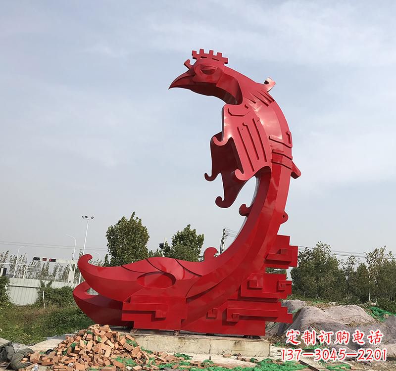 大连凤凰展翅飞翔——不锈钢现代广场的雕塑之美