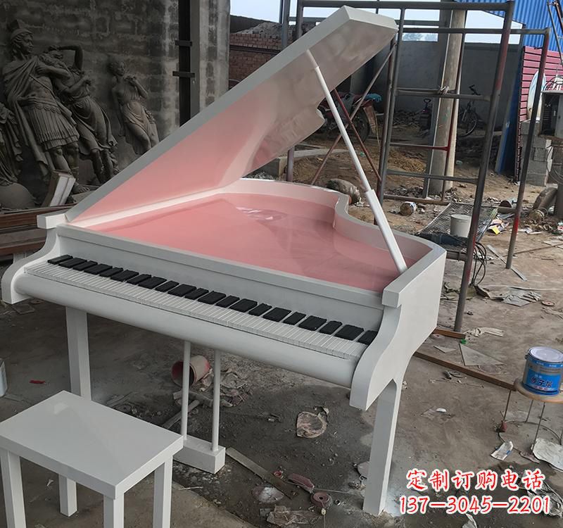 大连不锈钢校园钢琴雕塑发出音乐的艺术
