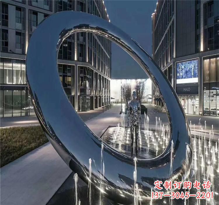 大连圆环景观雕塑令人惊叹的视觉奇观