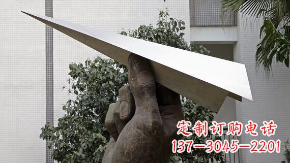 大连不锈钢纸飞机雕塑令人惊叹的艺术绝活