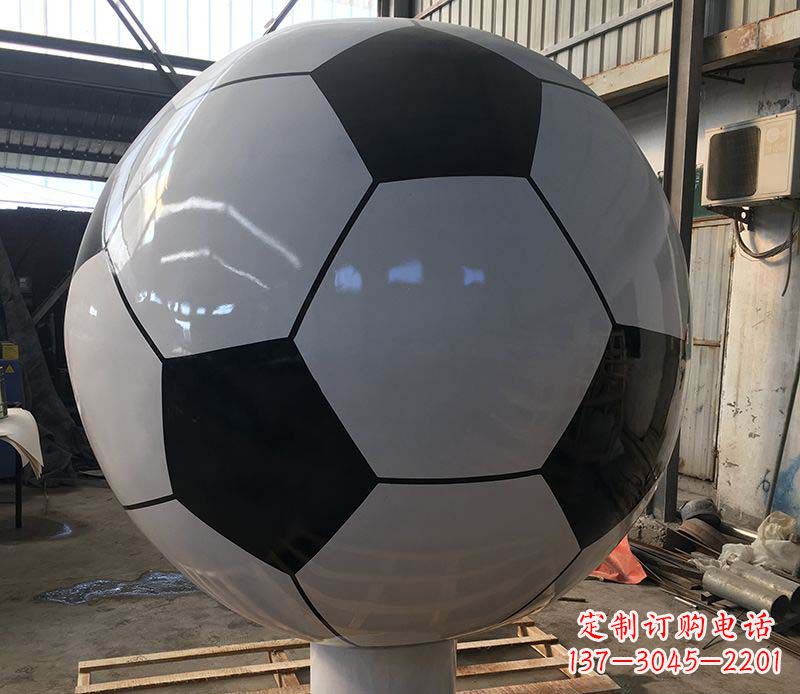 大连不锈钢足球雕塑精美的艺术品