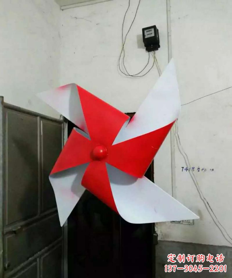 大连彩色不锈钢风车雕塑色彩缤纷的艺术瑰宝