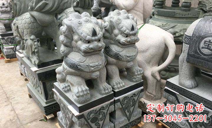 大连瑞士狮子门口雕塑