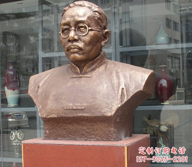 大连蔡元培雕塑传承睿智的象征