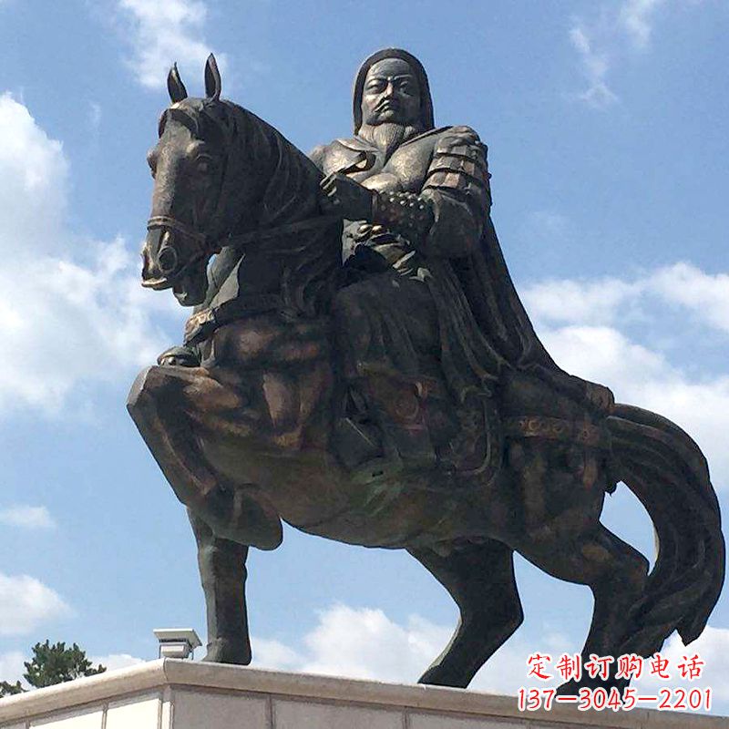 大连成吉思汗驰骋铜像象征着不朽的传奇