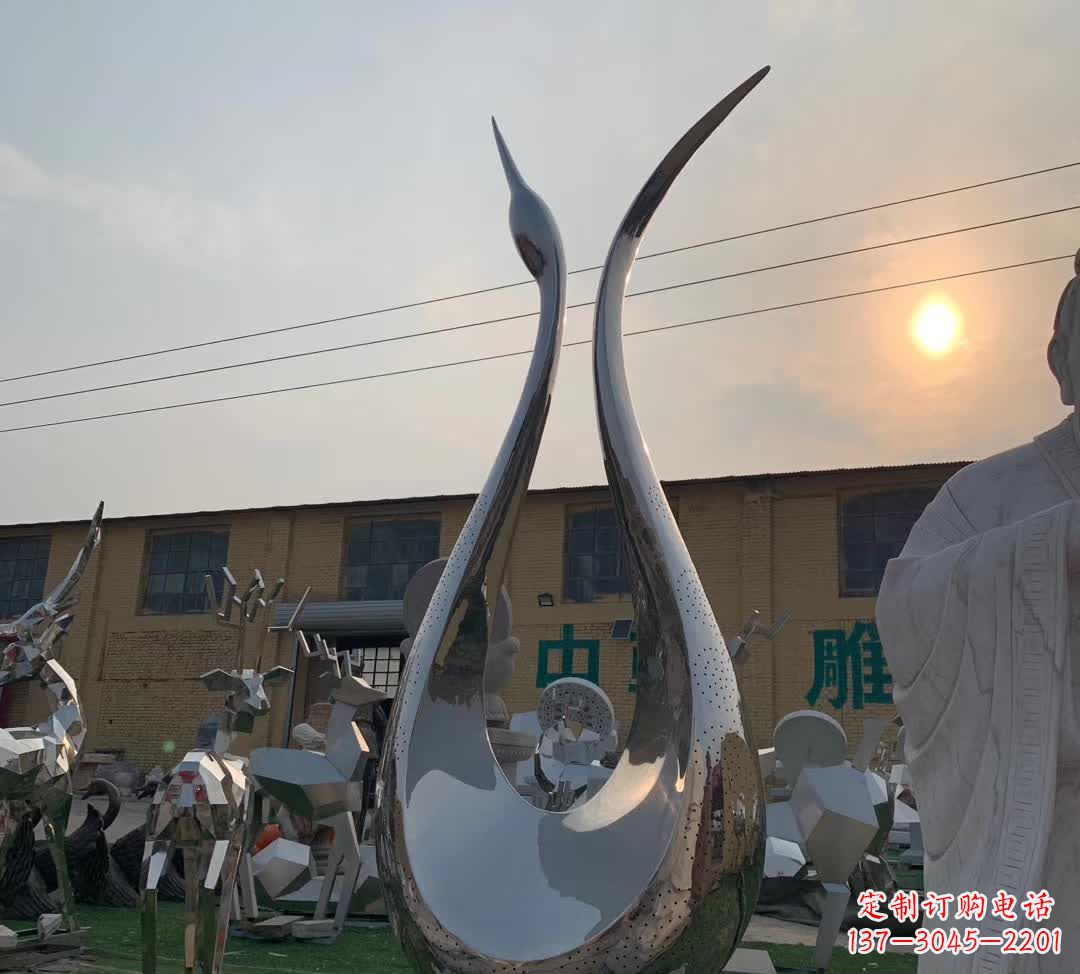 大连雕塑镜面天鹅