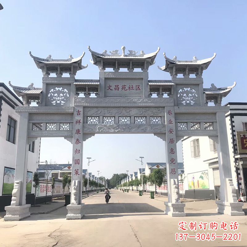 大连社区四柱雕塑——缅怀老北京的文化精髓