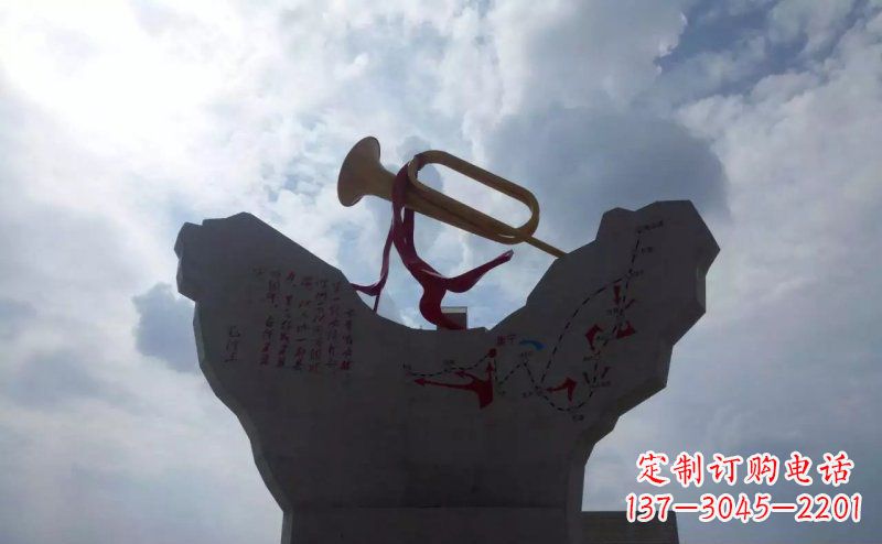 大连革命烈士冲锋号雕塑让革命历史长存