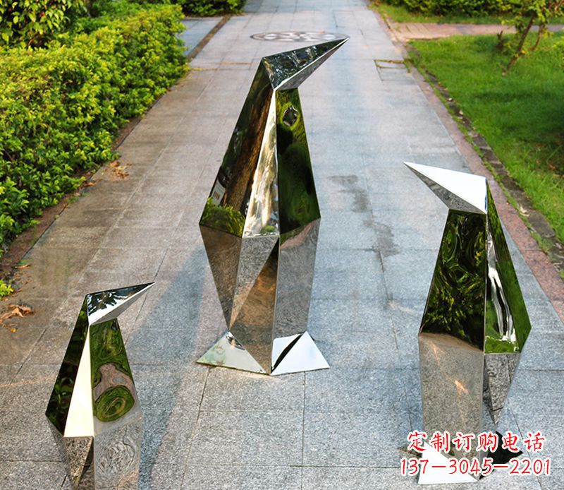 大连抽象不锈钢企鹅雕塑
