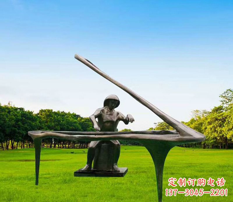 大连钢琴之音铸成雕塑