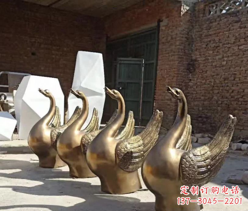大连抽象广场天鹅铜雕
