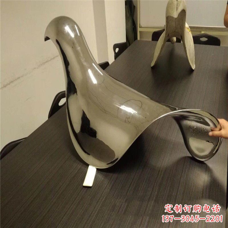 大连鸽子雕塑——精致的抽象艺术