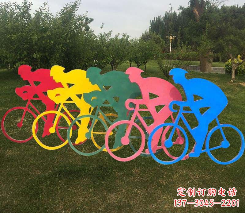 大连自行车雕塑——展现公园美丽
