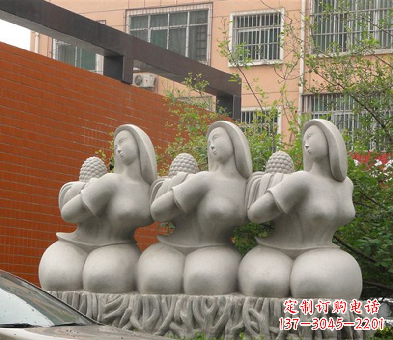 大连抽象三个女人石雕