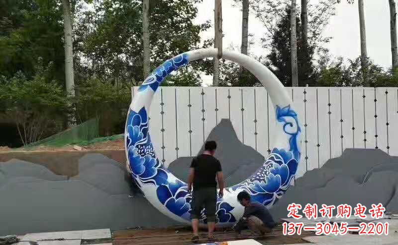 大连美丽的月亮雕塑