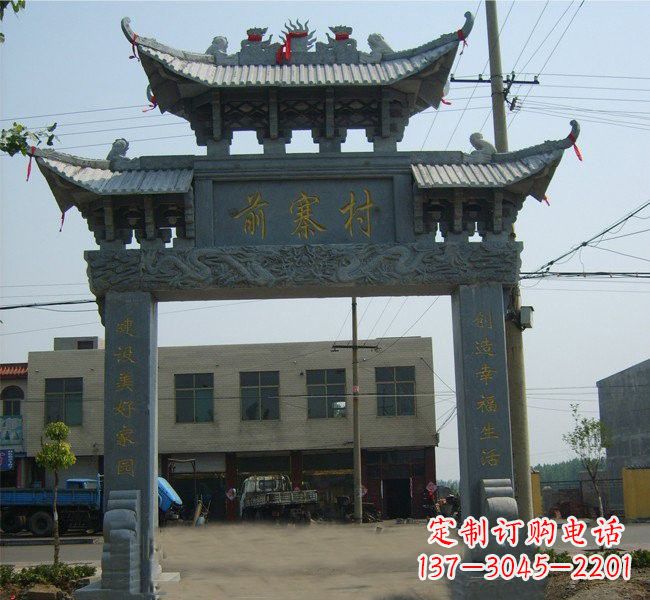 大连“古老的牌坊雕塑——传承着中华文明的瑰宝”