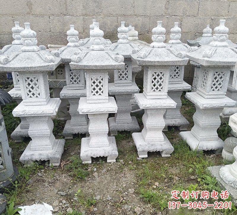 大连精美大理石石灯雕塑