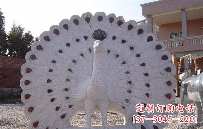 大连精美绝伦的孔雀石雕塑