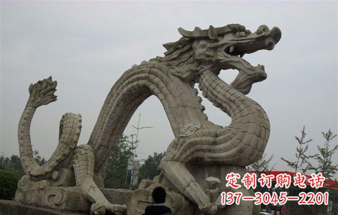 大连大理石龙雕塑,象征着力量与尊贵