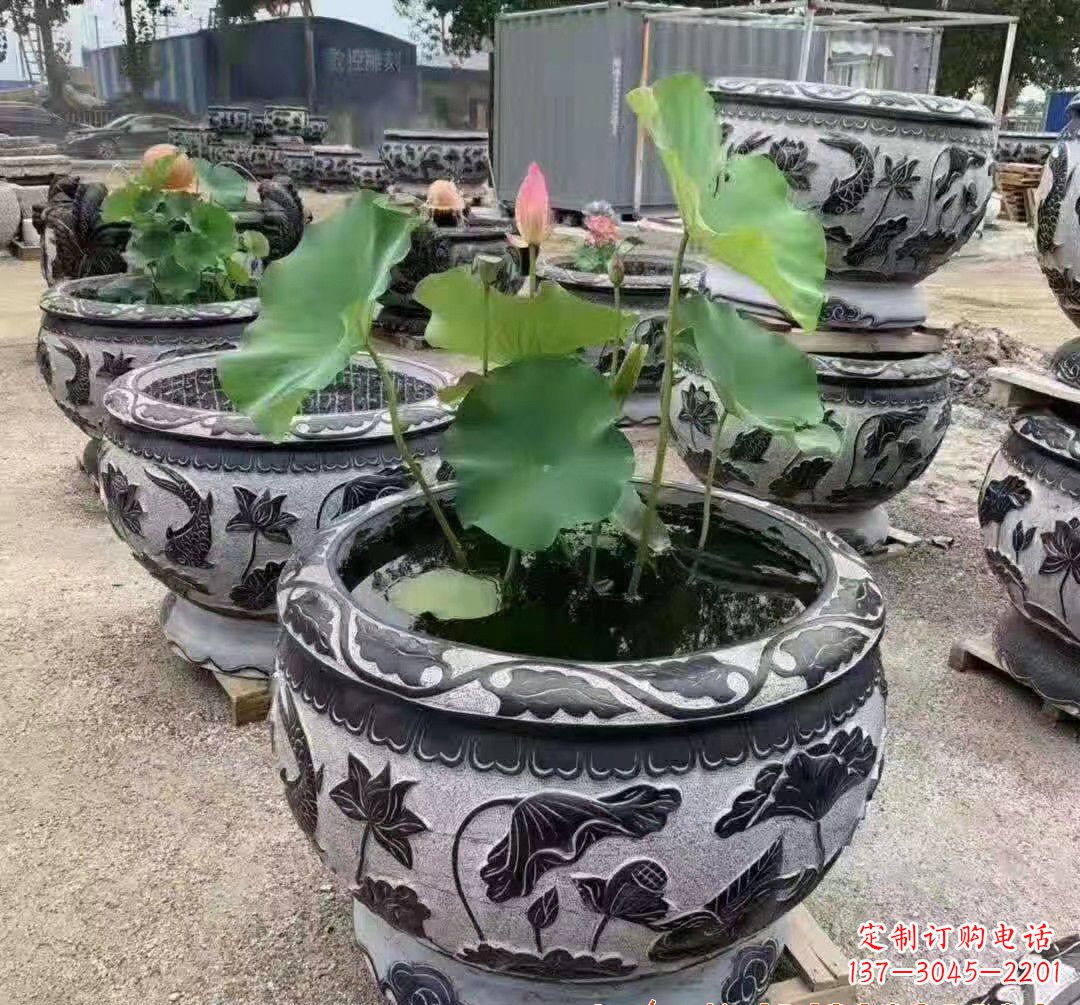 大连精美大理石鱼缸雕塑