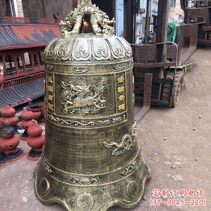 大连华中领雕塑历久弥新的铜钟雕塑