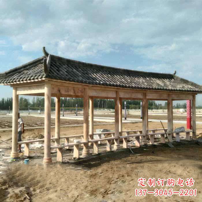 大连华丽精美的瓦石长廊雕塑