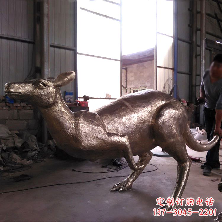 大连精美袋鼠纯铜雕塑