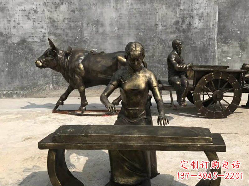 大连铜制古筝人物校园景观雕塑