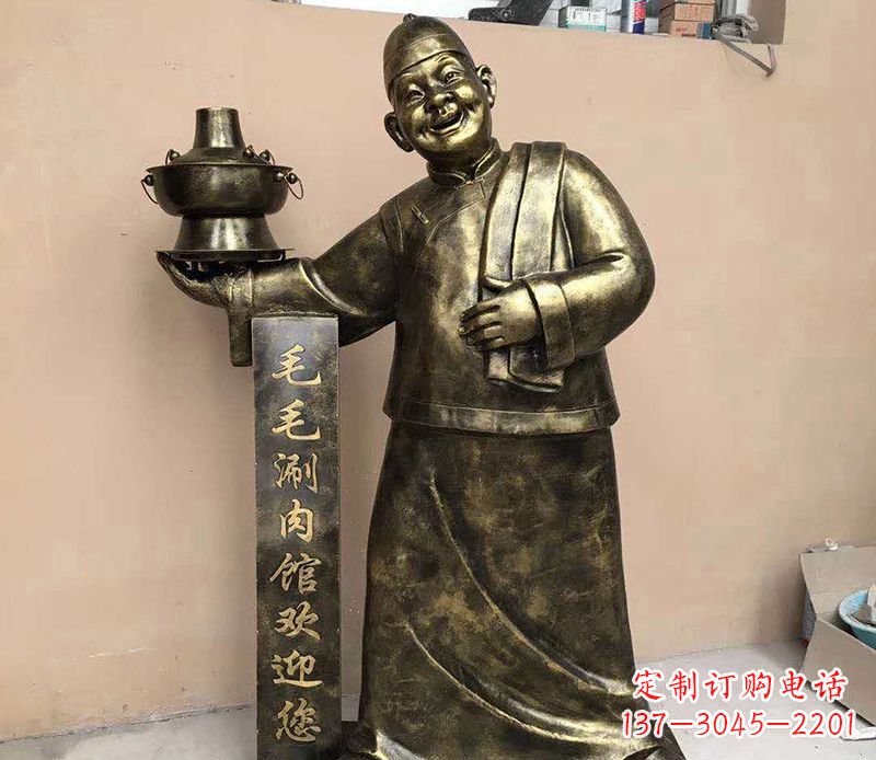 大连店小二铜雕——精致细腻的艺术之美