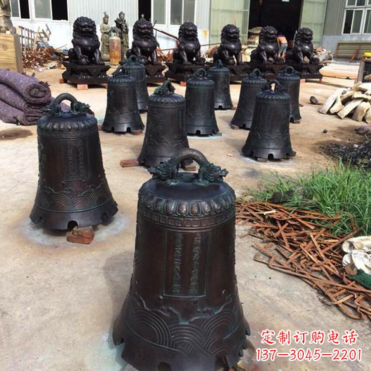 大连手工精美的铜钟雕塑