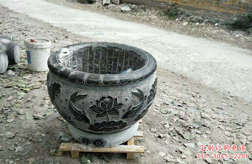 大连仿古圆形水缸石雕