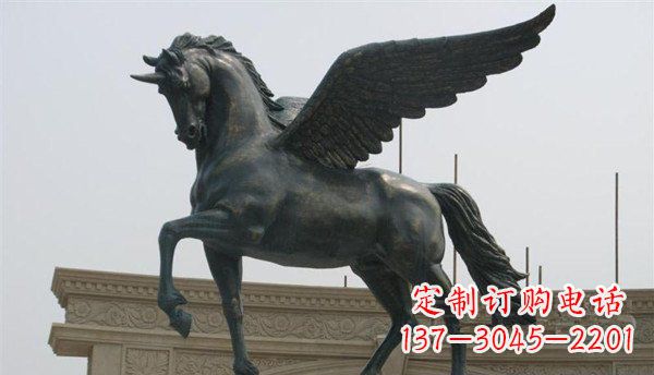 大连马广场铜雕赋予空间无限魅力