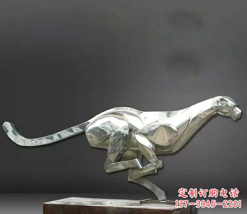 大连公园不锈钢奔跑的豹子动物雕塑