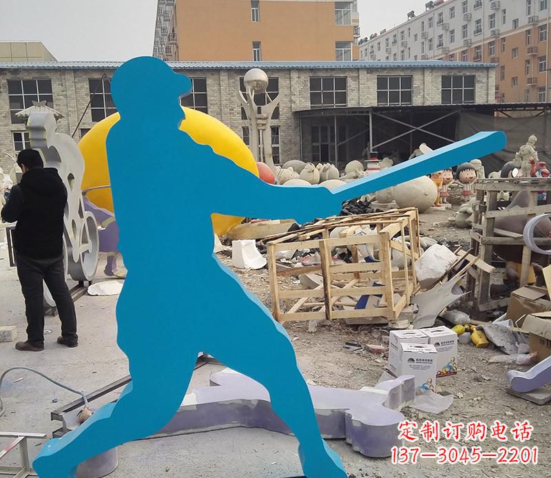 大连公园不锈钢打棒球雕塑2