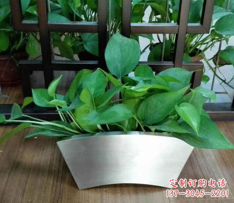 大连高质量不锈钢花盆雕塑,享受自然完美烘托