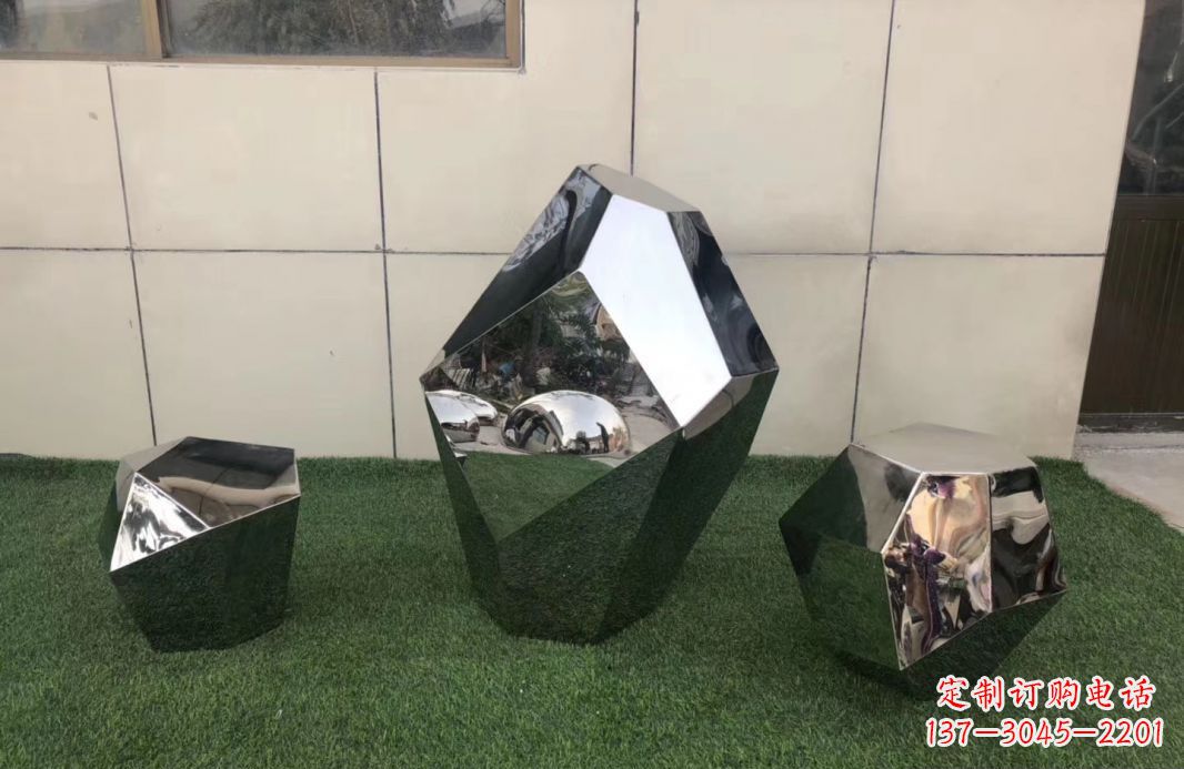 大连高质感不锈钢鹅卵石雕塑