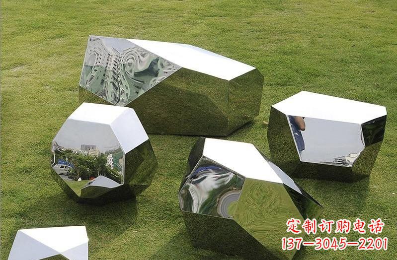 大连精美不锈钢鹅卵石几何雕塑