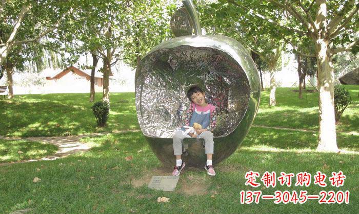大连精致雕刻不锈钢苹果座椅雕塑
