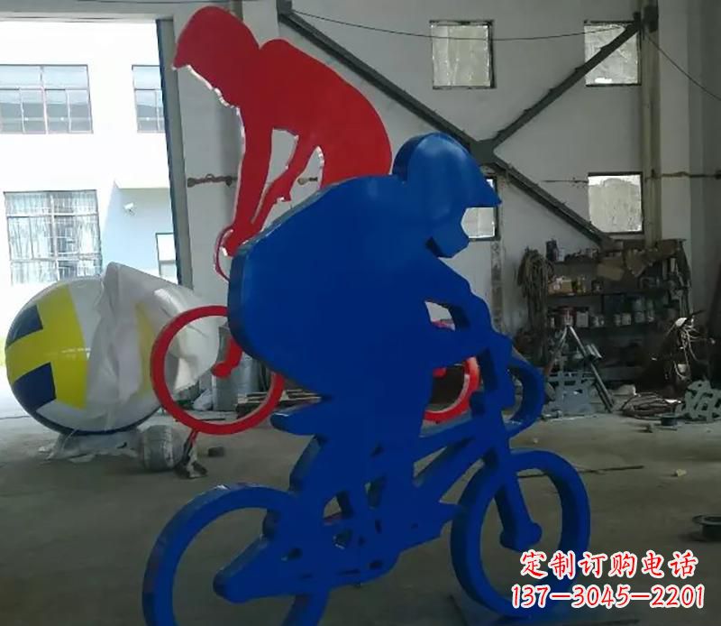 大连公园不锈钢骑自行车运动人物雕塑